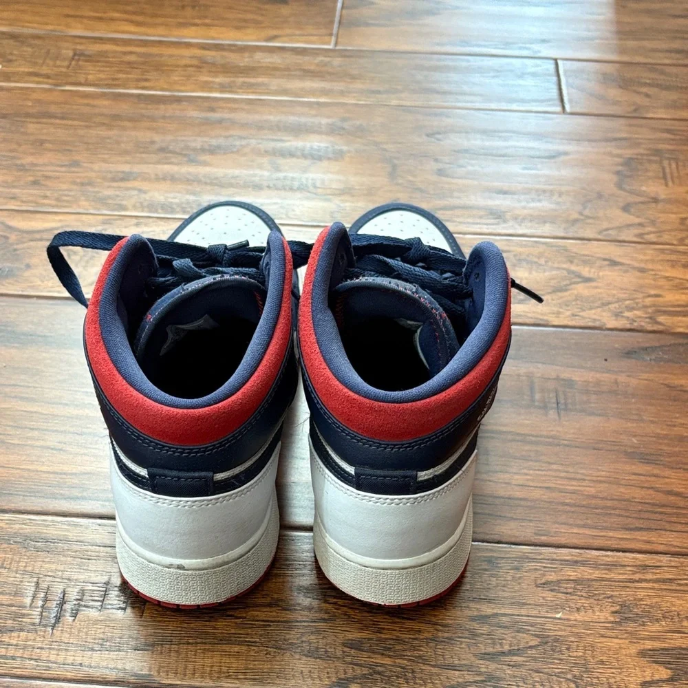 Jordan Kids Navy and Red Sneakers - Picture 2 of 4